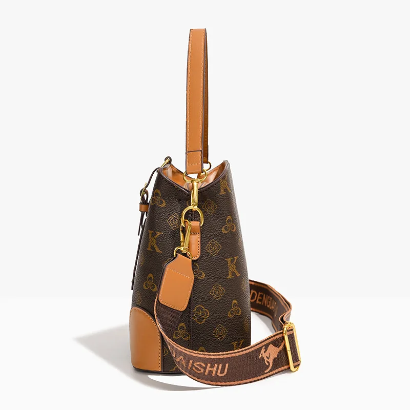 حقيبة حمل كلاسيكية مستوحاة من المصمم للنساء 2025 حقيبة دلو أنيقة متعددة الاتجاهات محفظة كتف موضة جمالية للاستخدام اليومي