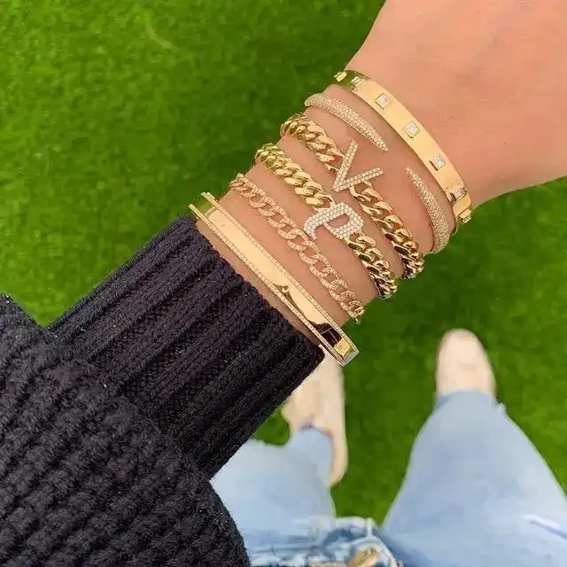 Pulsera de Color dorado con incrustaciones de circonia cúbica para mujer, joyería de moda, brazalete clásico, Simple, abierto, tamaño ajustado,