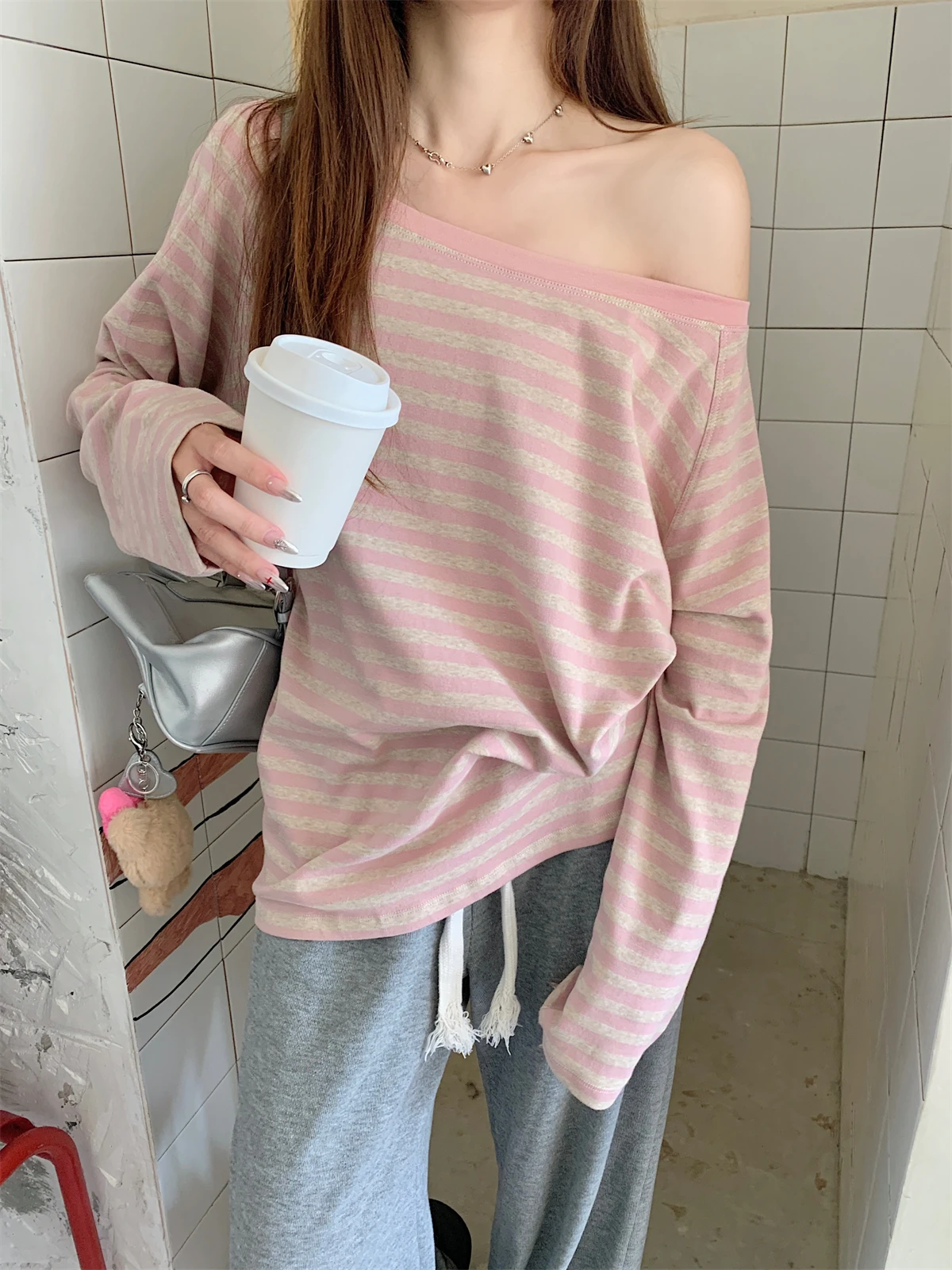 Laid-back Style Diagonal Shoulder Long Sleeve T-shirt Women's Early Autumn Mid-Length Loose Shoulder Hot Girl Versatile Desig...