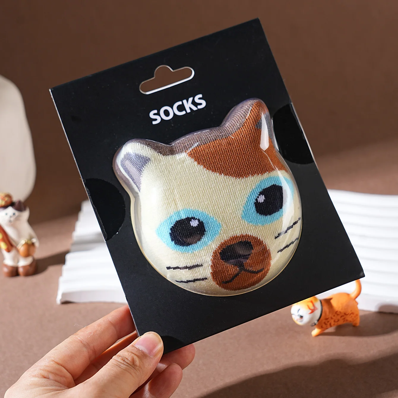 1 pair of unisex short socks with a novel and interesting animal cat design, gift box socks, creative socks, fashionable and trendy style, comfortable and breathable, suitable for parties, casual wear, Valentine's Day, Halloween, birthdays, Christmas, New Year, Thanksgiving, autumn and winter, all-season style, creative gift box