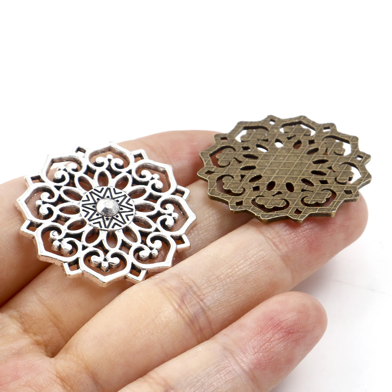 20PCs Classic Zinc Based Alloy Hollow Flower Connectors For Jewelry Making Pendant Necklace DIY Fiindings 3.1cm x 3.1cm