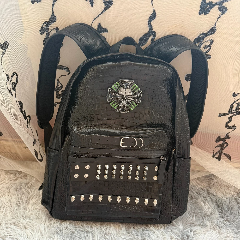 Original Subculture Gothic Black Crocodile Pattern Backpack Men and Women Rivet Skull Punk Backpack
