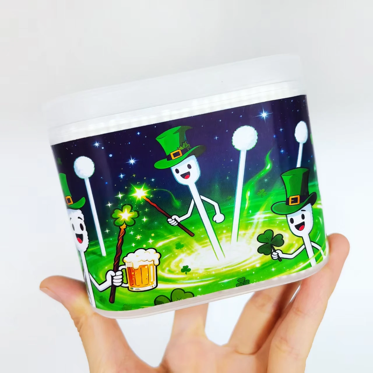 600 Uds. Hisopos de algodón con temática del Día de San Patricio, bastoncillos de algodón de doble cabeza, hisopos de algodón diarios para el hogar con palo de papel fino