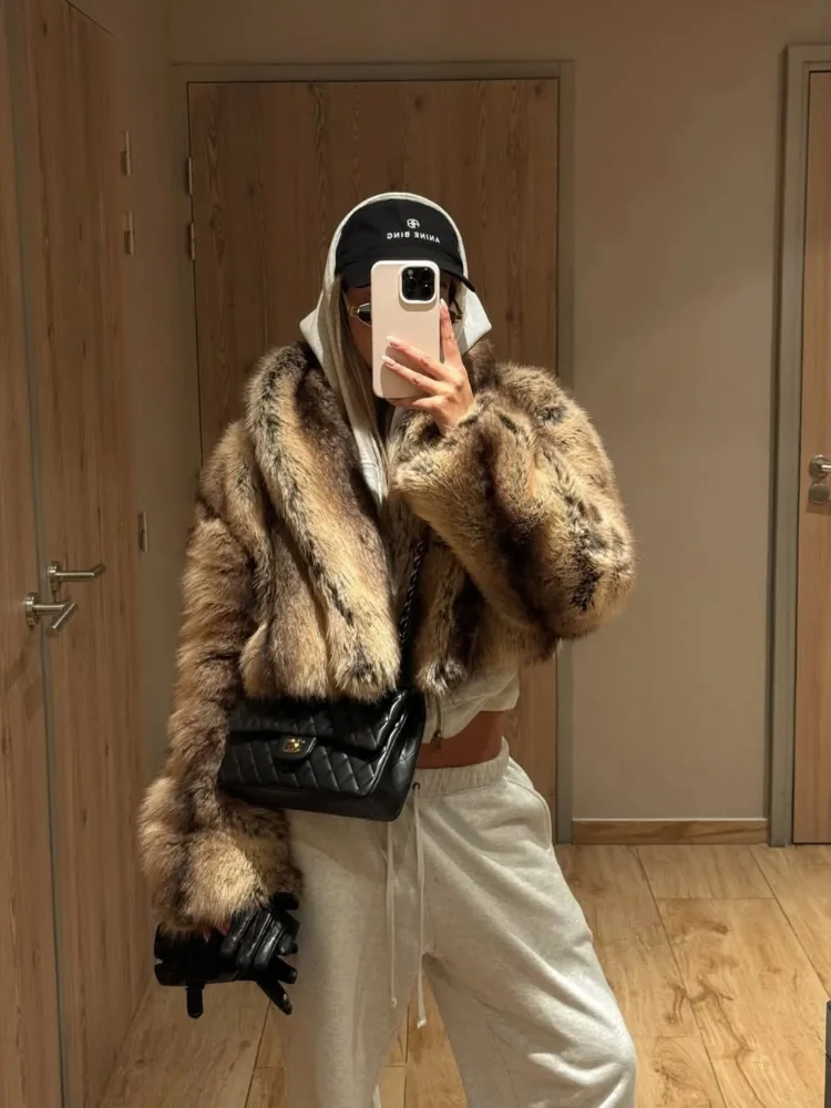 

Brown Faux Fur Coat Women Fashion Elegant Lapel Long Sleeve Fluffy Loose Short Jacket 2025 Winter Lady Warm Daily Street Outwear