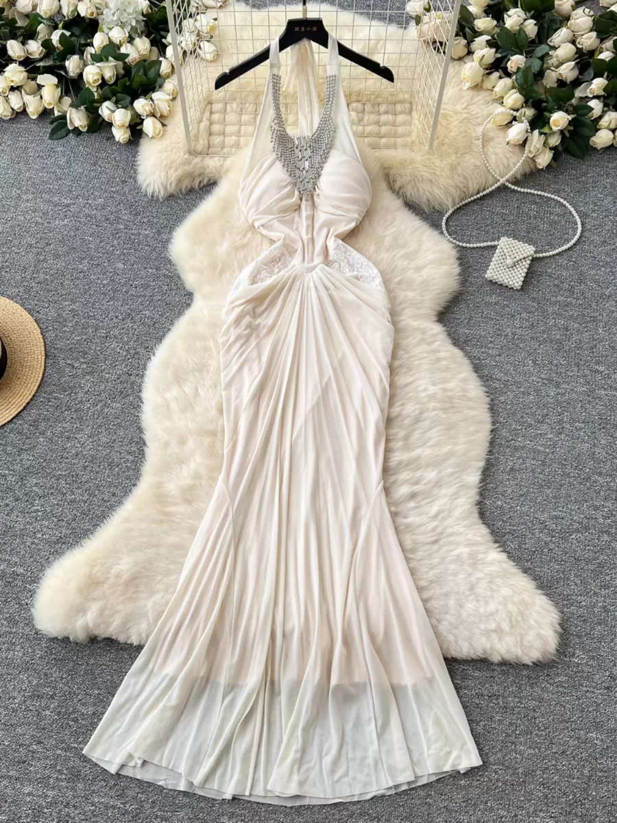 فستان نسائي صيفي جديد موديل 2025 على الطراز الفرنسي برقبة رسن وخرز للأظافر للنساء طويل ماكسي بخصر نحيف حزمة فساتين مجموعة جديدة على الورك