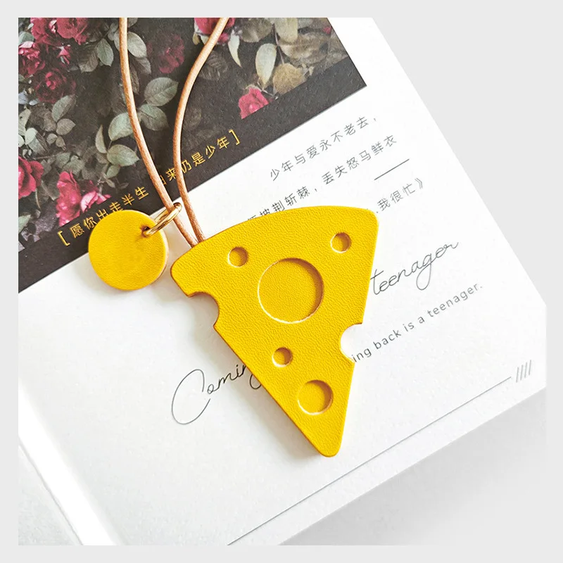 

Original Handmade Leather Cheese Pendant, Cute Bag Pendant, Car Keychain Pendant, Creative Gift