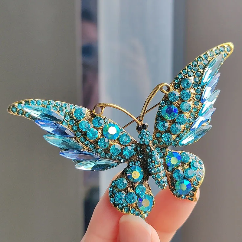 Wind high-end butterfly brooch, alloy diamond studded brooch, women's clothing, corsage, animal and insect scarves, buckle