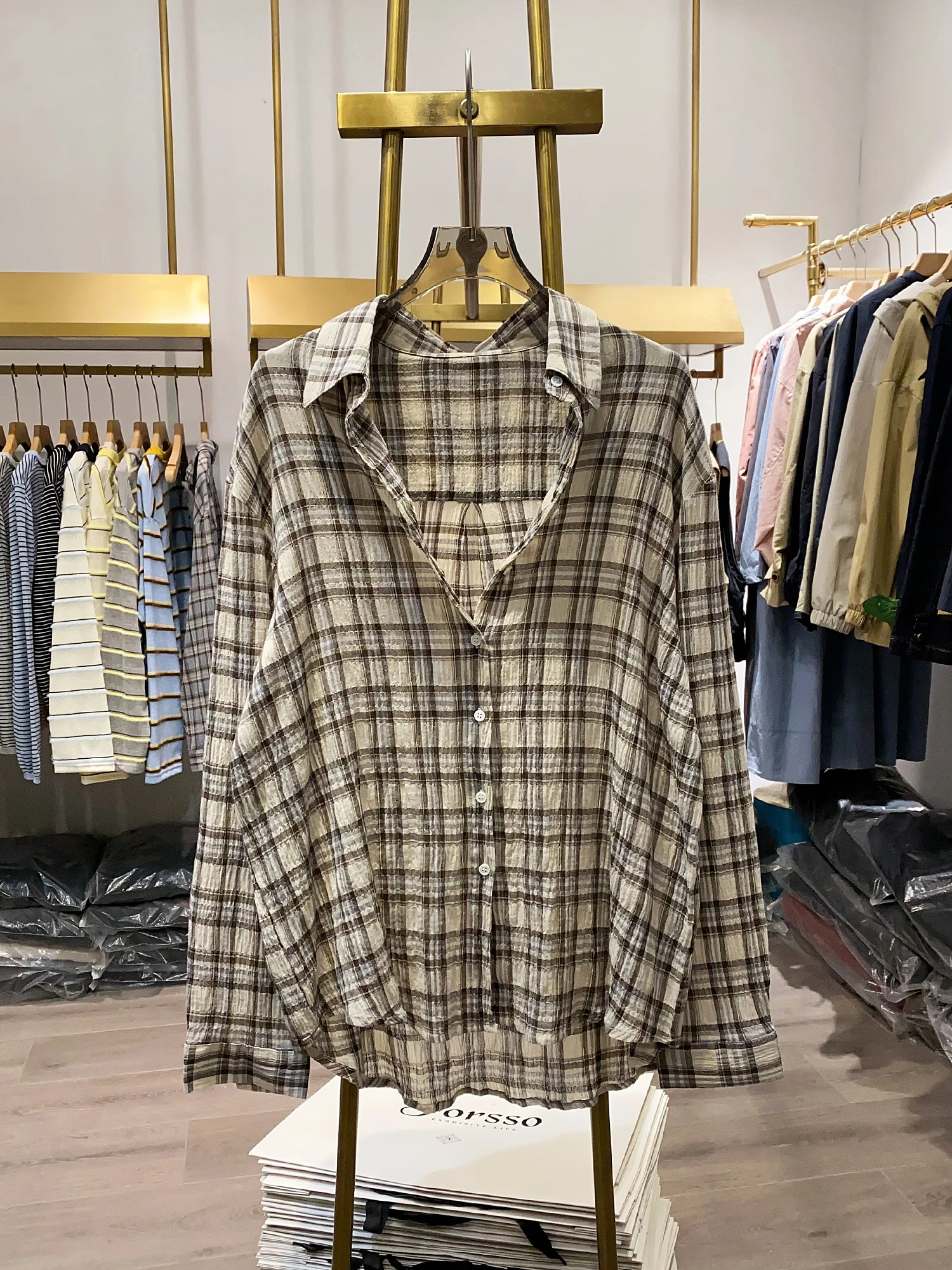 

American Sle Ретро Plaid irt Женский повседневный отложной воротник Универсальный топ Модный белый пуговицы Свободный крой Long Sve UV Pro...