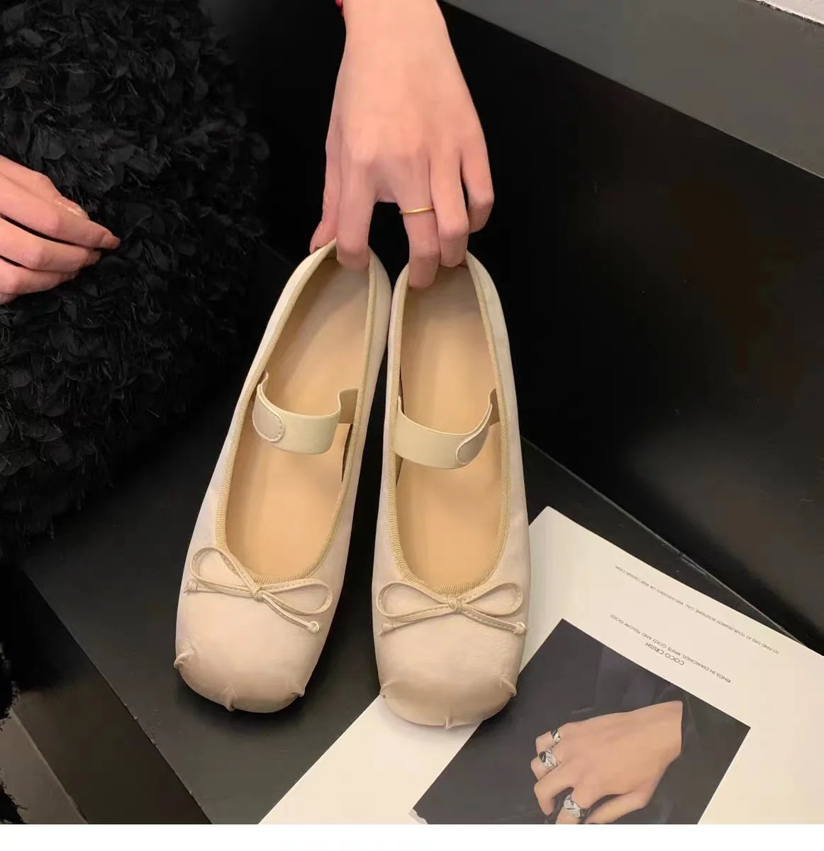 Zapato Retro ligero para mujer, zapatos individuales de Ballet elegantes, cómodos zapatos planos de boca poco profunda para mujer, nuevos zapatos informales de primavera para mujer