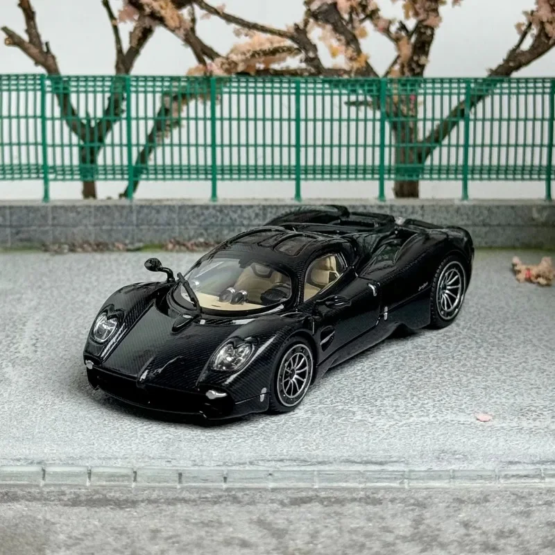 Lcd 1/64 Pagani Utopie Zwart Carbon Gelegeerd Motorvoertuig Gegoten Metalen Model Geschenken