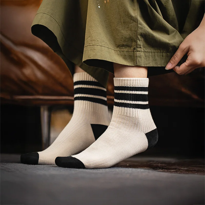 Maden 4 Pairs Women's Vintage Stripe Knit Crew Socks Breathable Contrast Moisture-Wicking Socks Comfort Spring and Fall Socks