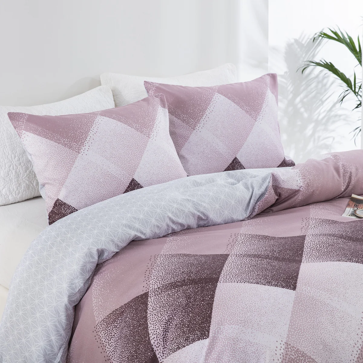 Purple Pink Geometric Pattern Duvet Cover Set and 2 Pillowcase,3 Pcs Soft Fluffy Bed Linen Set with Zip, Luxury Dots Bedding Set