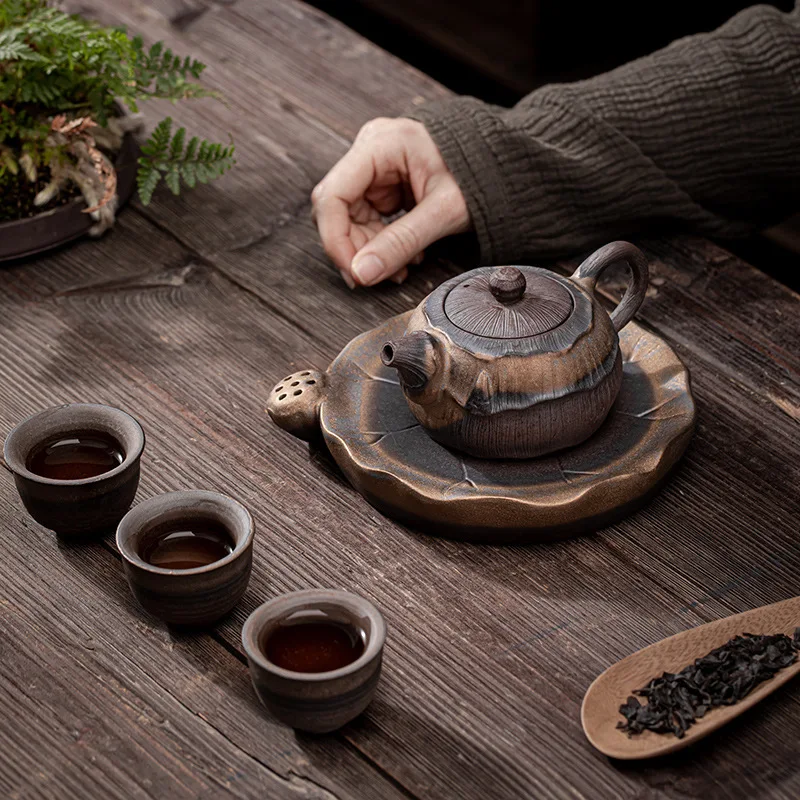 The Iron Glaze Lotus Xiang Is Putting The Pot Ceramic Kung Fu Teapot Single Pot Hand Teapot Pu 'er Tea Infuser