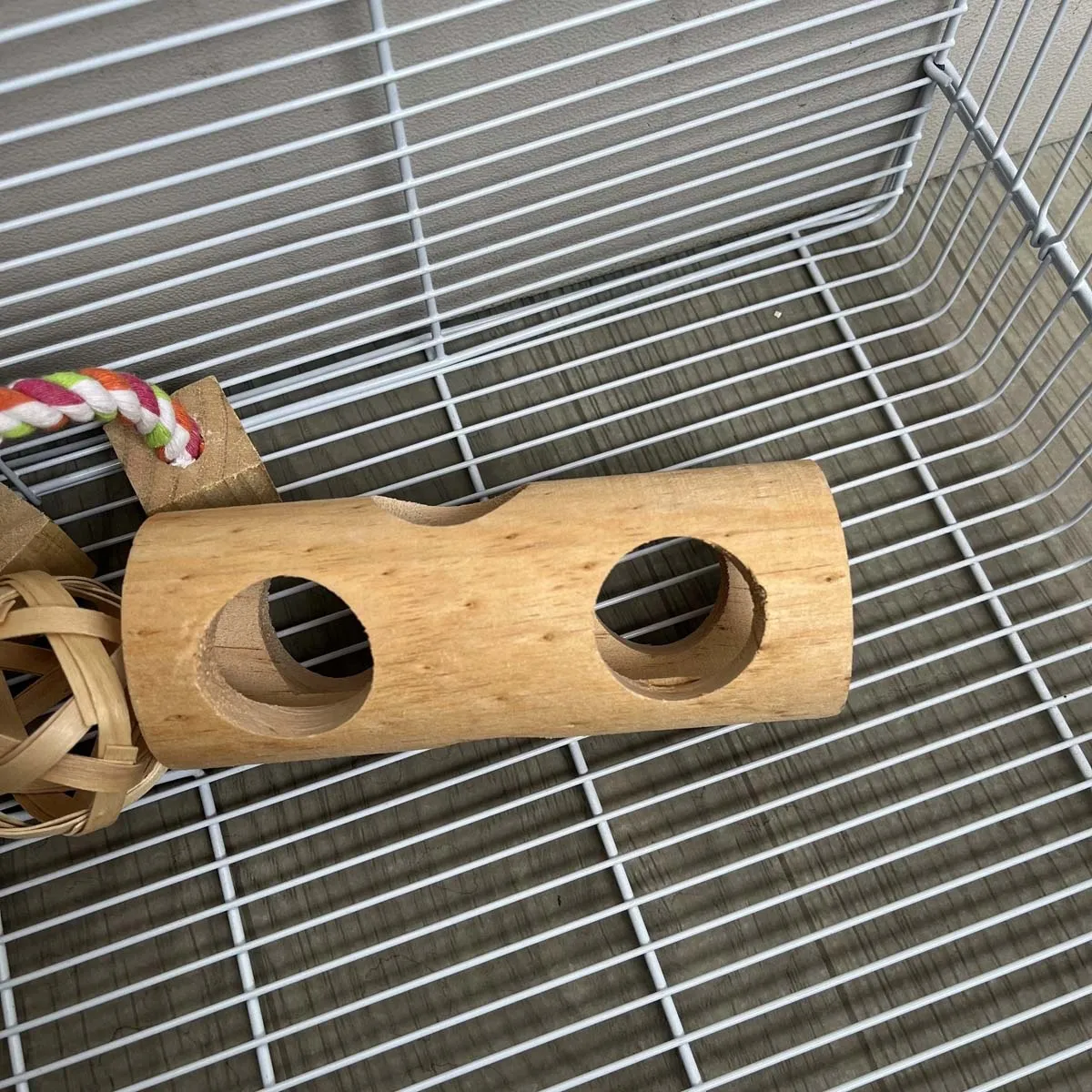 1 piece of wooden hamster tree hole tunnel, hole drilling, cage landscaping, special hamster cage entertainment, toys, third-lin