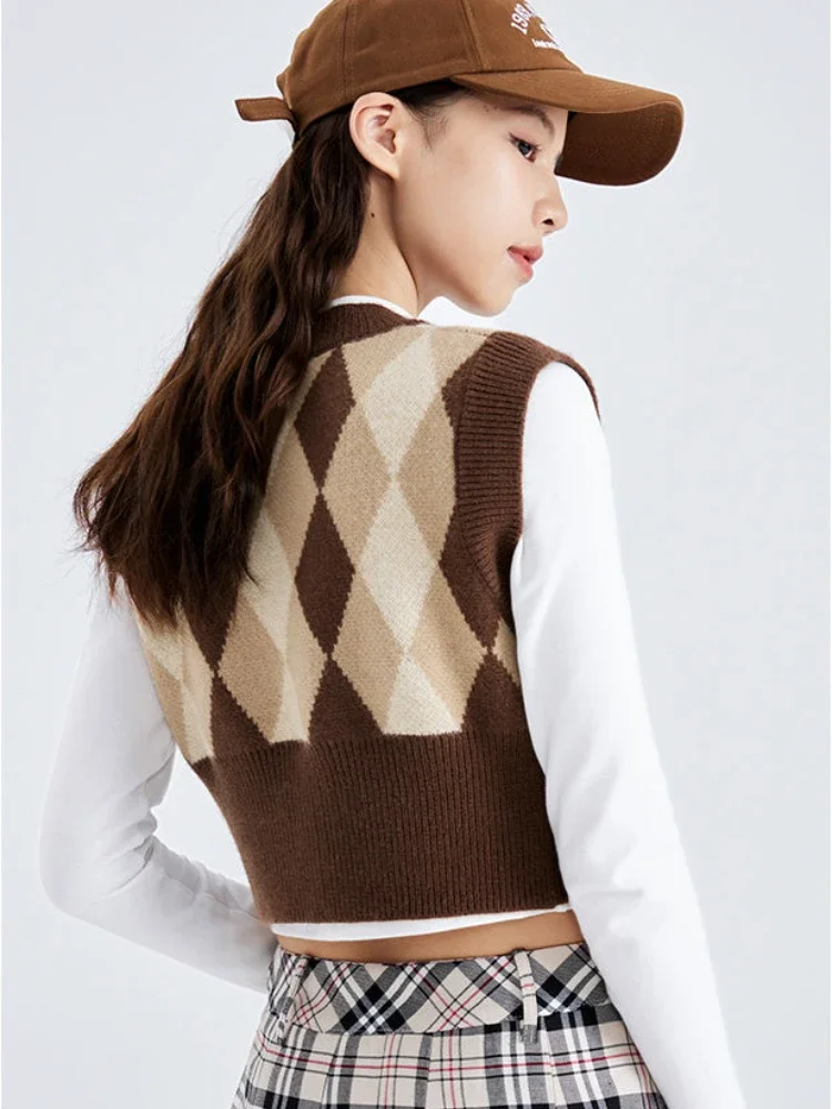 Argyle Sweater Vests Women Preppy American Retro Style Casual V-neck Elegant Knitwears Y2k Clothes Cute Autumn Harajuku Students