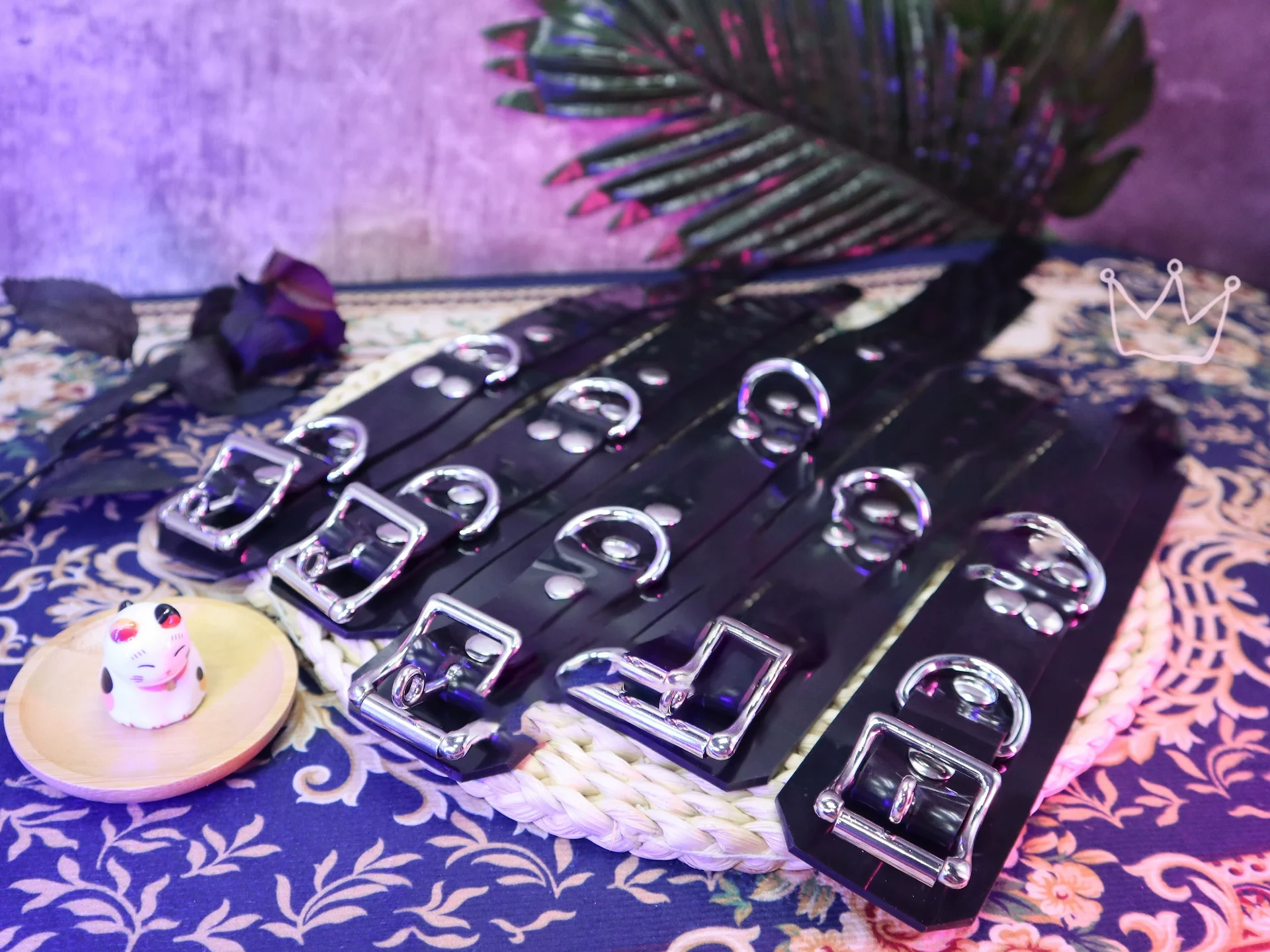 

Малайский черный натуральный латексный материал толщиной 5 мм, латексные наручники для косплея, воротник и манжеты на щиколотке, набор удерживающих K9