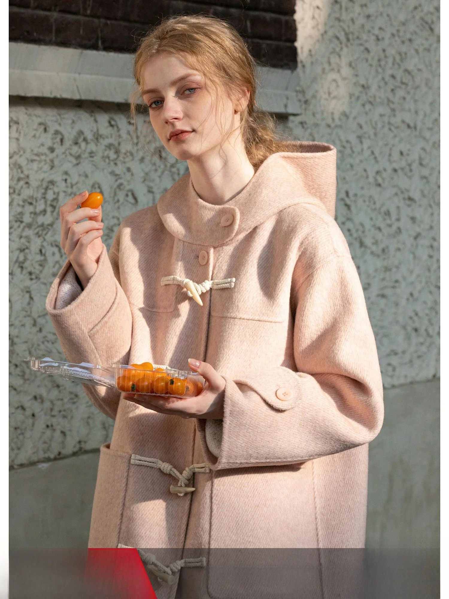 

MELLIIY 2025 Winter New Design Double-Faced Woolen Coat with Horn Buttons Casual Hooded Women's Pink Color Lapel Long Coat