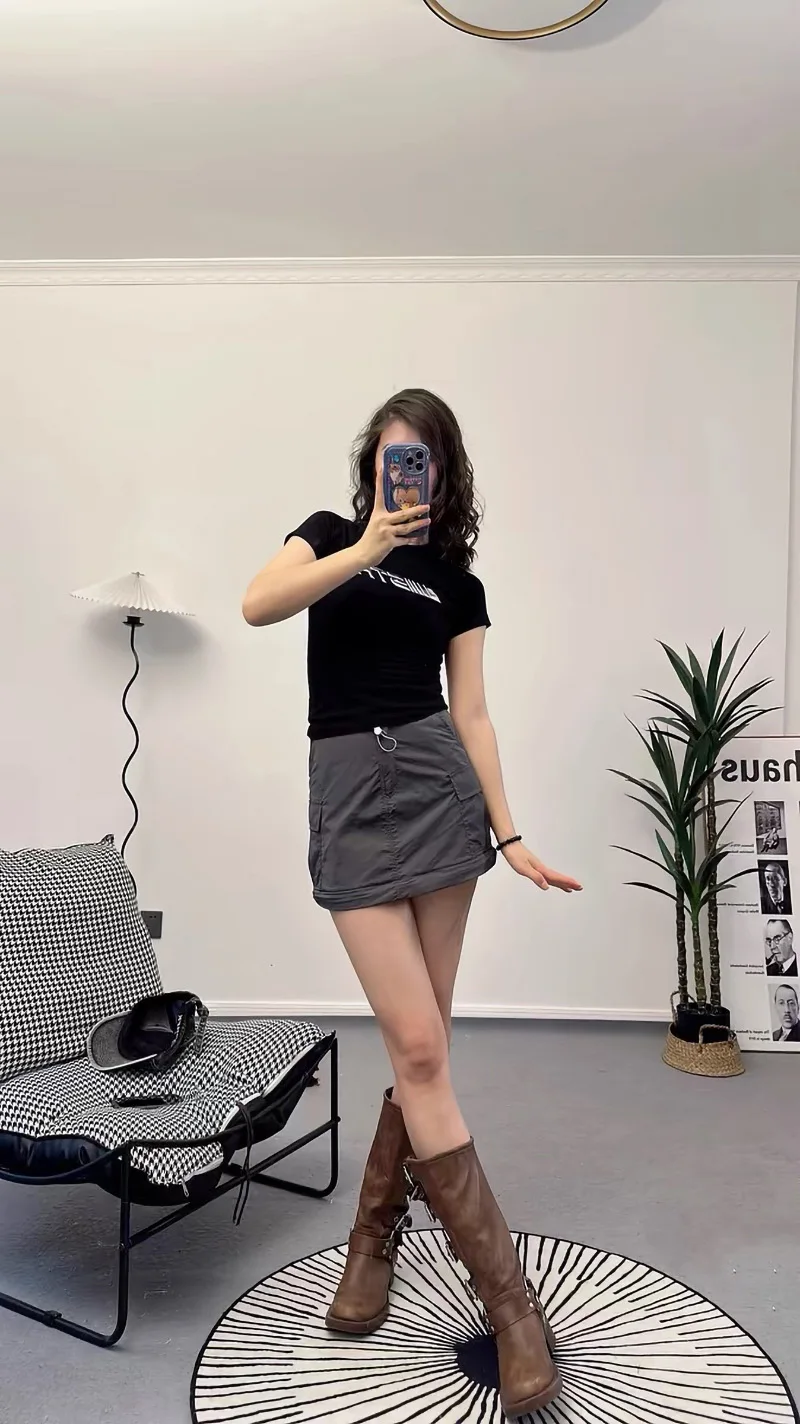 Letnia modna spódnica damska z niewidocznym zamkiem błyskawicznym, łączona, o średnim stanie, długa, prosta, w kształcie litery A, w jednolitym kolorze.