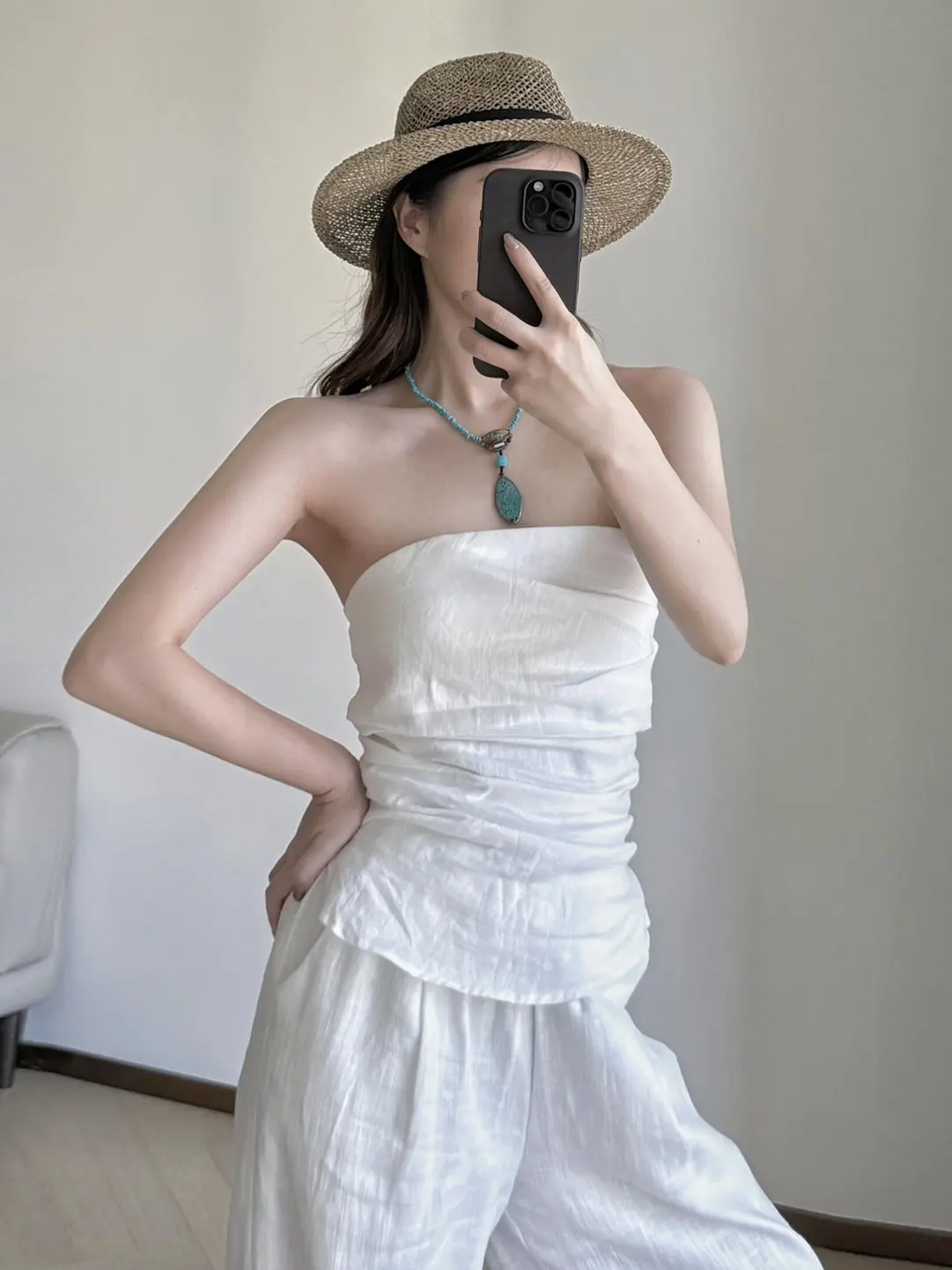 Summer Cool White Slim Fit Tube Top And Wide Leg Pants Women's Fashion Set 2026 New Arrival Drapey Illusory Slimming Effect