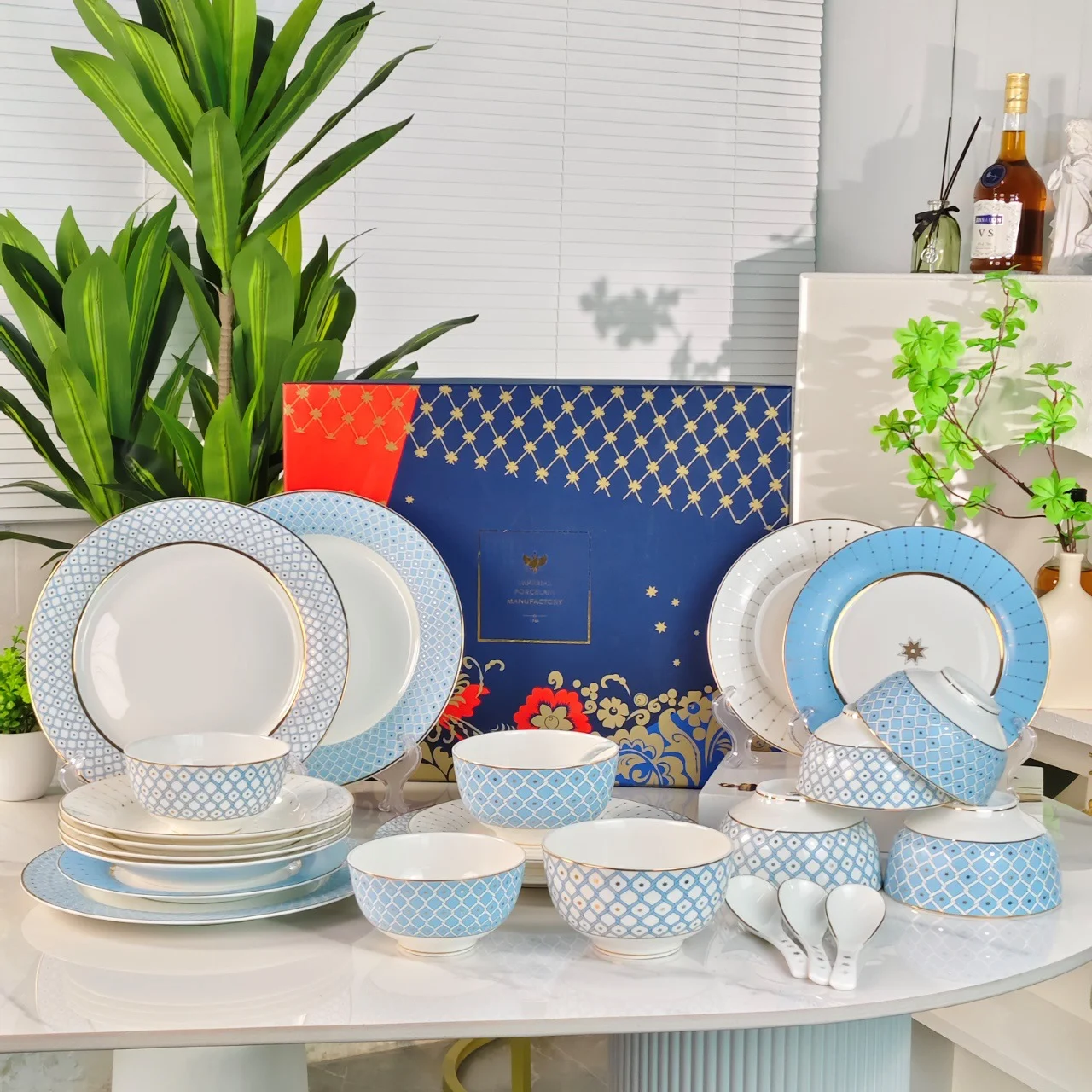 Bone China Light Luxury European Tableware Bowls Plates Set New Year Housewarming Gift