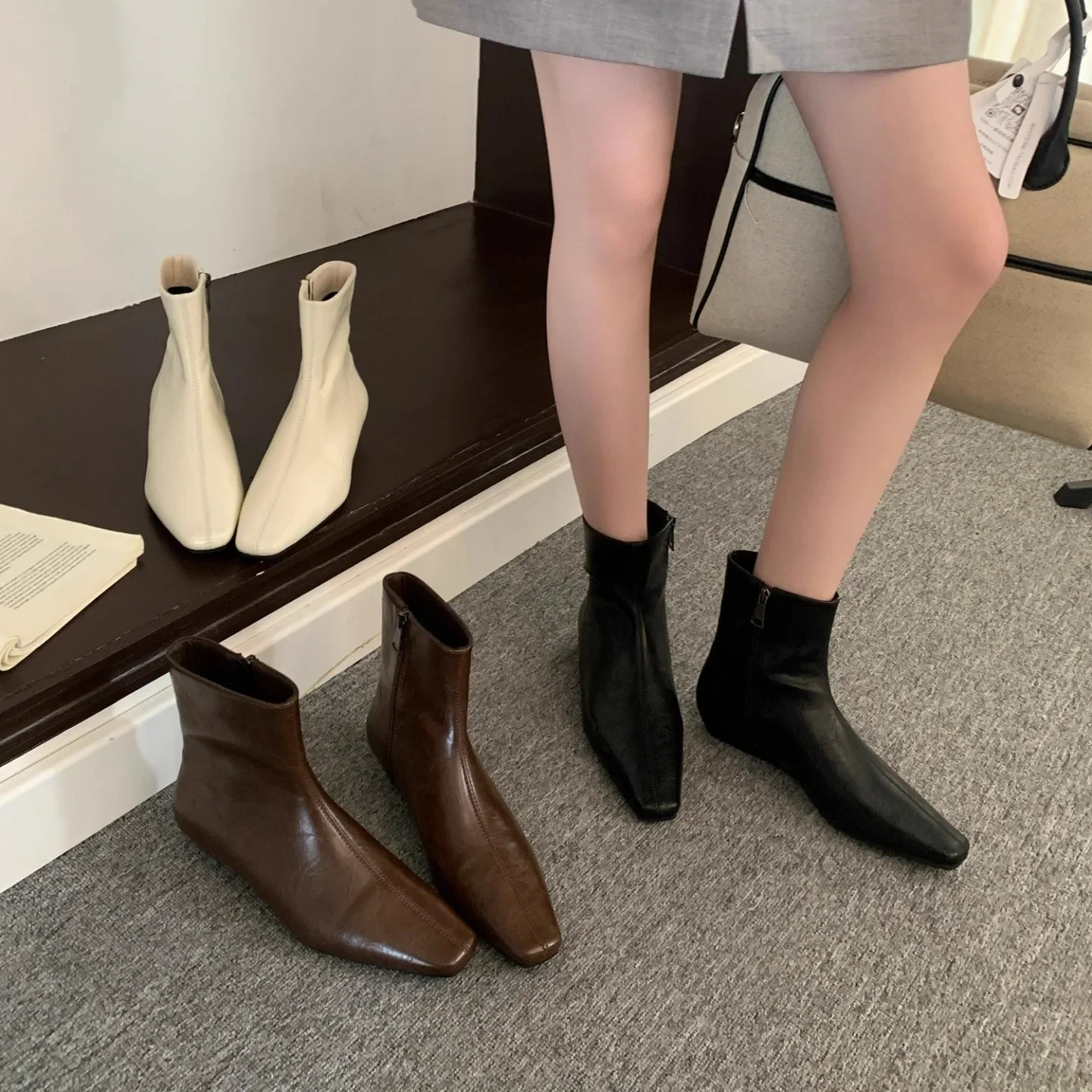 

Глянцевые ботильоны из лакированной кожи, короткие ботинки на танкетке, увеличивающие рост, ботинки с пряжкой, базовые туфли на плоской подошве в стиле вестерн для женщин