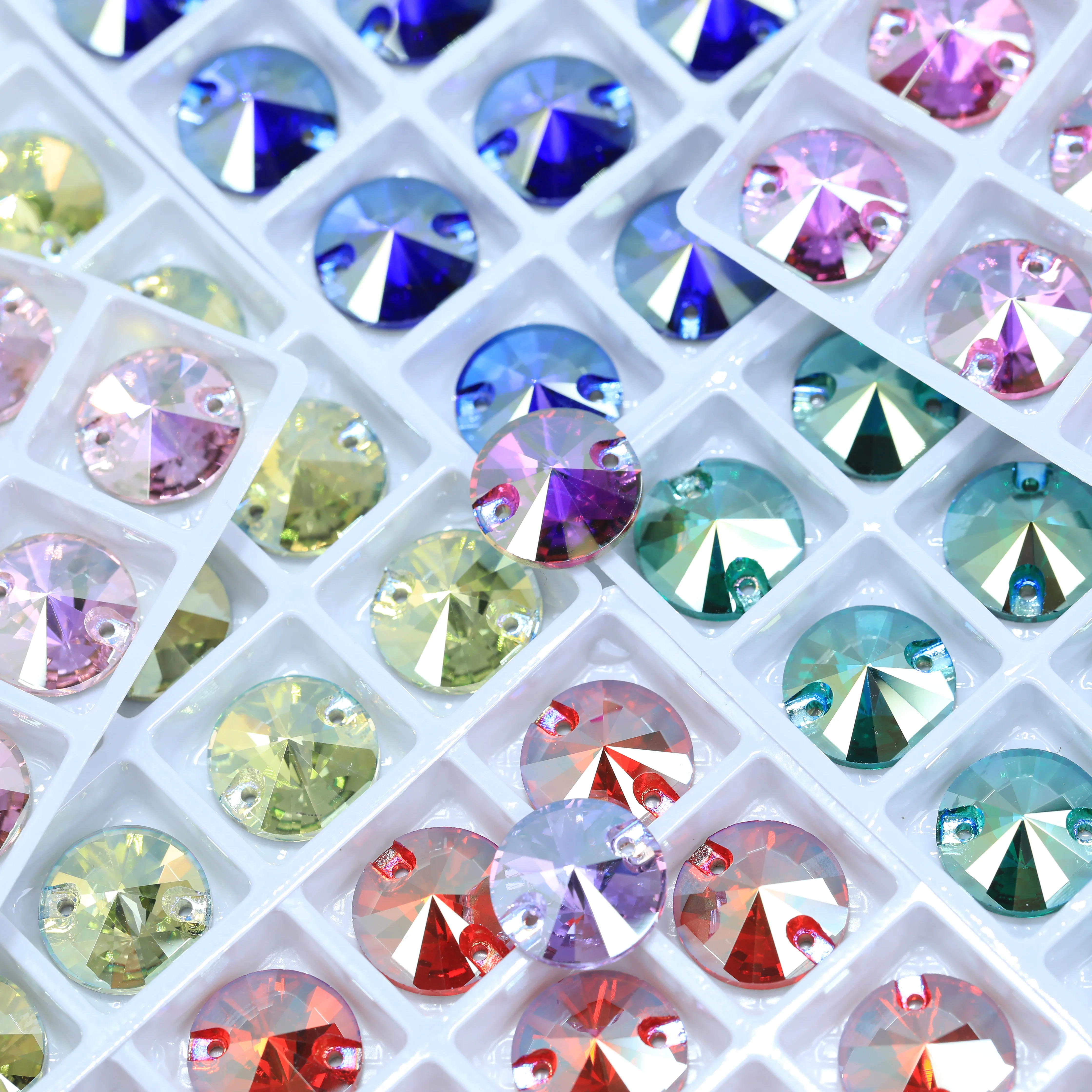 Hochwertige funkelnde Rivoli-Glas-Kristalle zum Aufnähen, Premium-Bekleidungszubehör für DIY-Projekte wie Schuhe, Taschen, Kleidung und Hochzeitskleider. – Detail 5