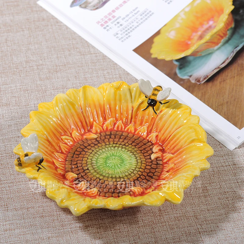 Sunflower Ashtray Ceramic Dried Fruit Plate Candy Storage Tray Home Decor Wedding Decoration Room Key Fruit Tray Salad Bowl