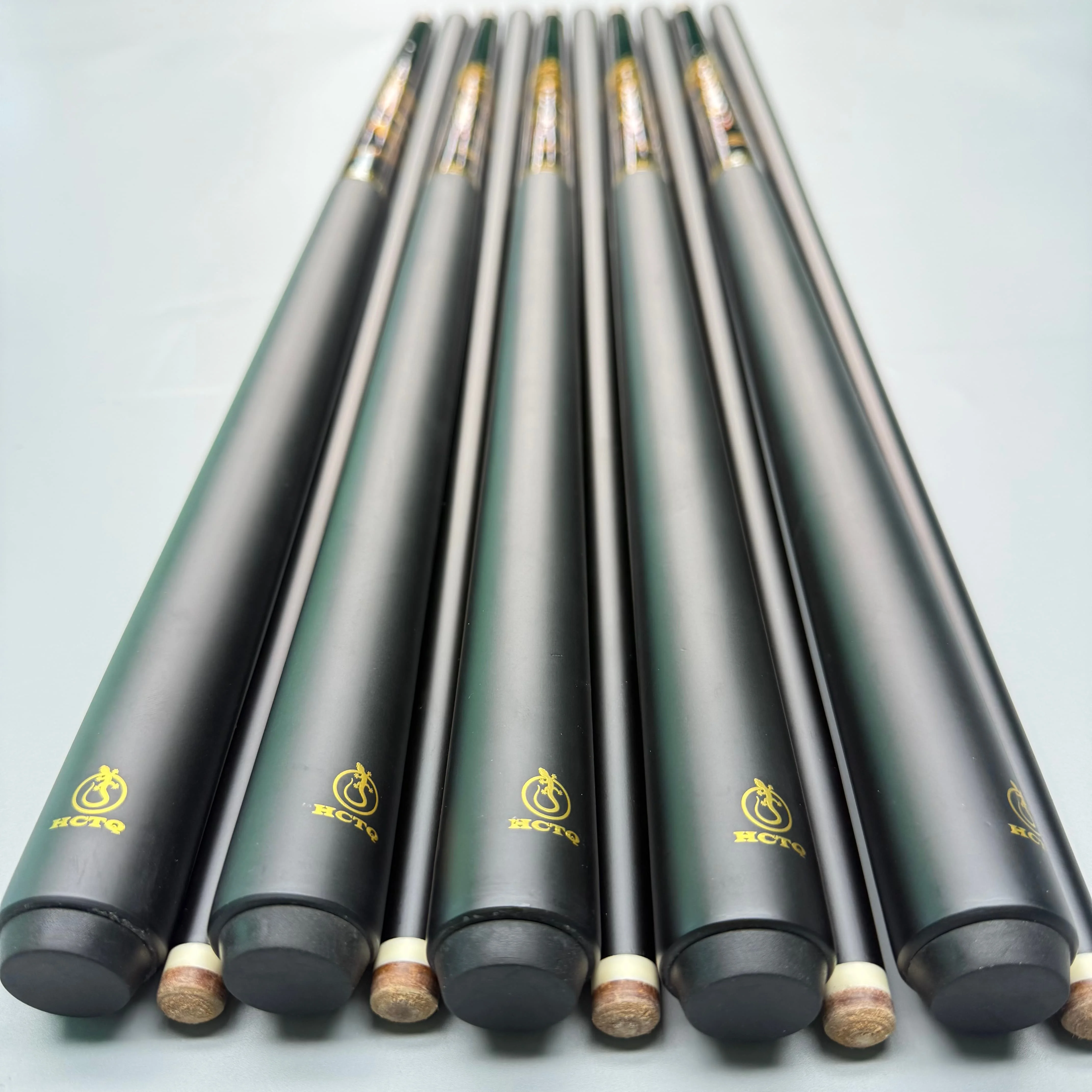 

STLF Premier Quality PRO Taper Shaft Pool Cue Low Deflection HCTQ Carbon Fiber Billiard Cue Stick with Stainless Steel Joint