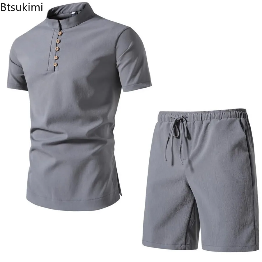 2025 Set da 2 pezzi casual estivo da uomo T-shirt sportiva e set corti per il tempo libero Set da spiaggia comodi e solidi in cotone per uomo