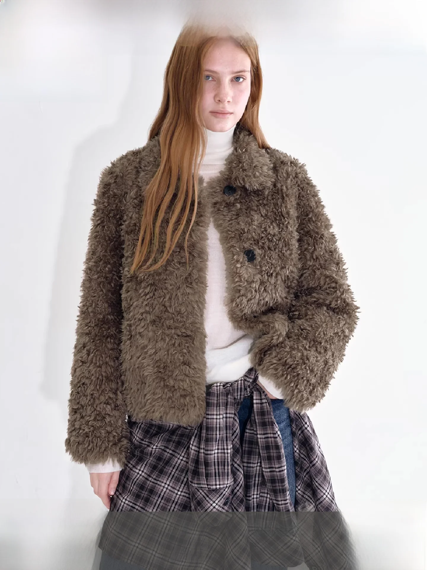 

Женское меховое пальто Fano Winter Atmosphere: Теплое, повседневное, с воротником-стойкой на пуговицах, из высококачественного серого дубового меха, коричневого цвета, в стиле Casual.