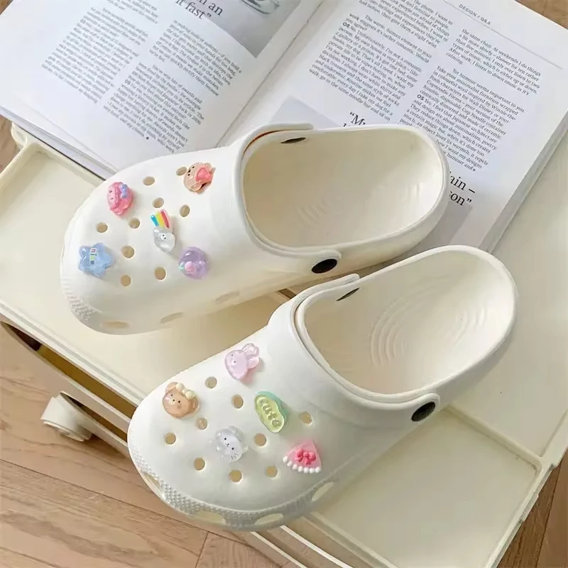 2024 New Hot Sale Diy Hole Shoes Charms Cartoon Rainbow Bear Shoe Decoration Buckle Quality Garden Shoe Decoration Girl