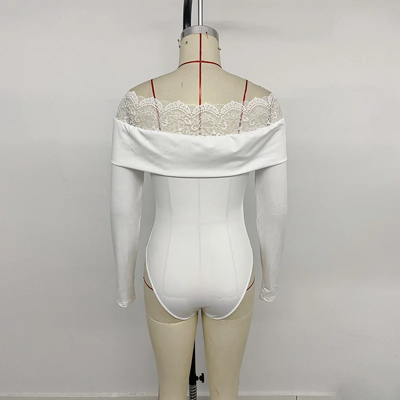 ชุดบอดี้สูทเซ็กซี่เปิดไหล่แต่งลูกไม้ตัดสีทรงเข้ารูปสำหรับผู้หญิง ฤดูใบไม้ผลิ ฤดูใบไม้ร่วง ดีไซน์ผูกด้านหน้า แขนยาว ชุดบอดี้สูทแบบชิ้นเดียว