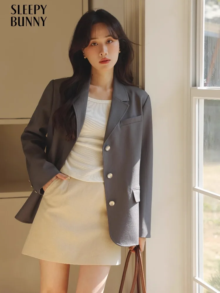 

Elegant Lapel Blazer Women Vintage Fit Suit Jacket Split Hem Casual Outerwear Spring Office Look Sophisticated Minimalist Design
