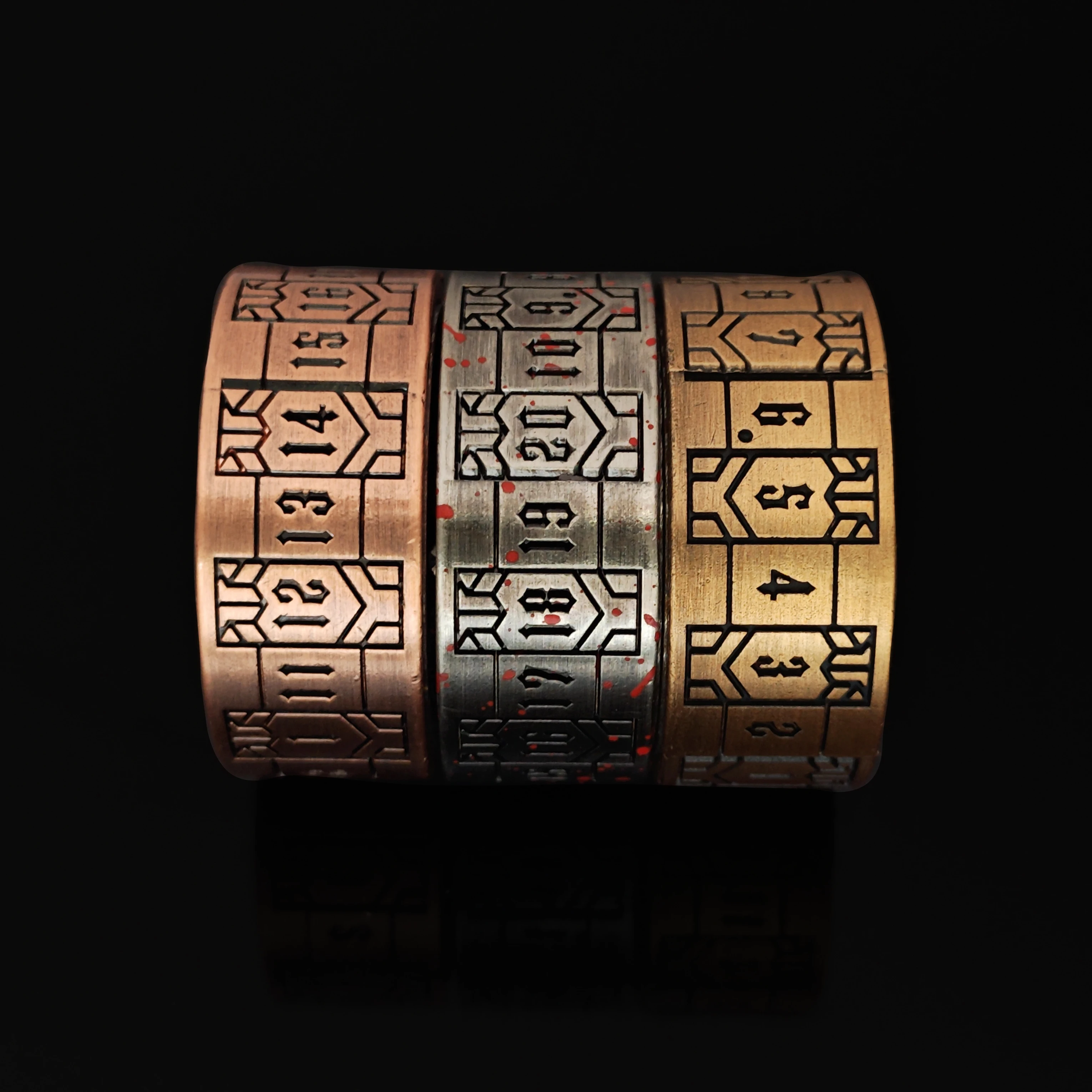 

Metal Dice D20 Finger Rotating Dice D&D Desktop RPG, Suitable for Role Playing Desktop Games