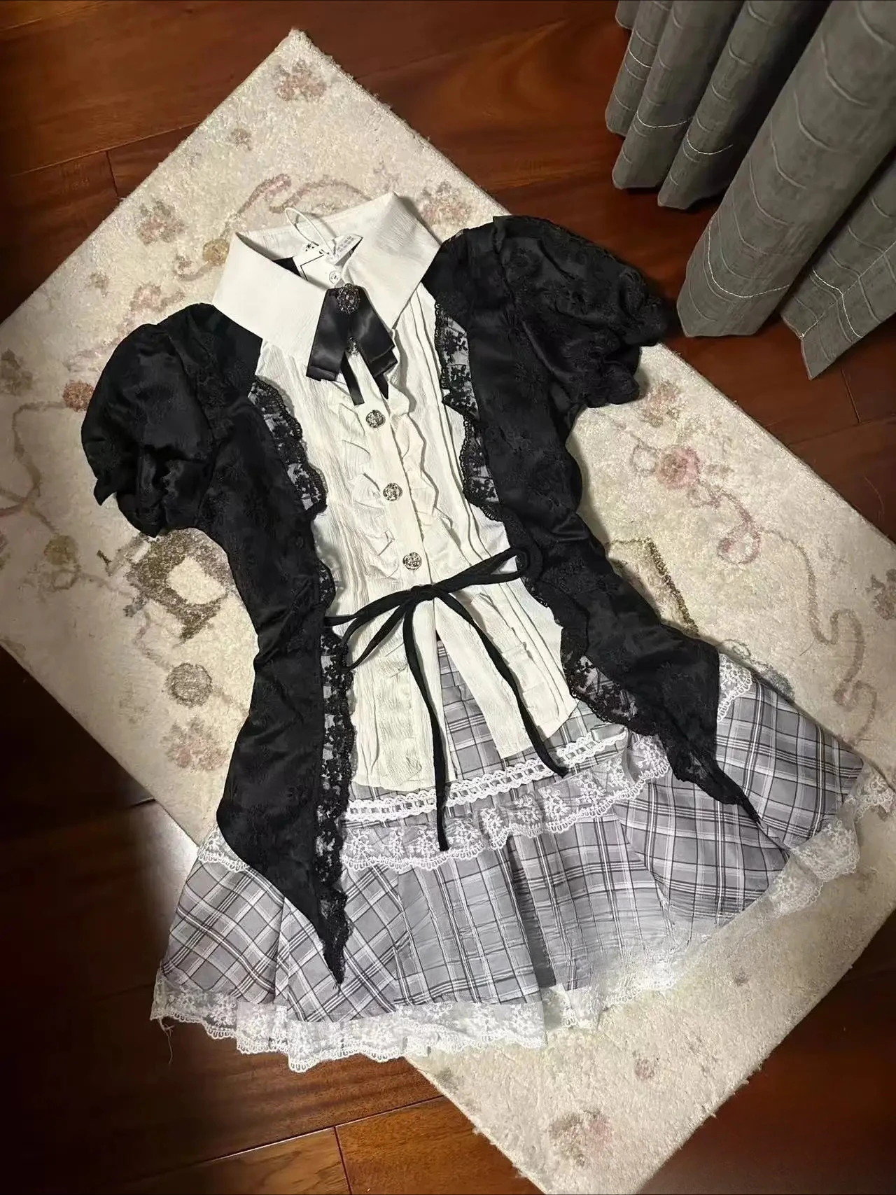 

Японский Kawaii Sweet Элегантный Новый комплект из 2 предметов Женский винтажный комплект Kawaii на шнуровке Женский Y2k Принцесса Мини-юбки Костюм 2025