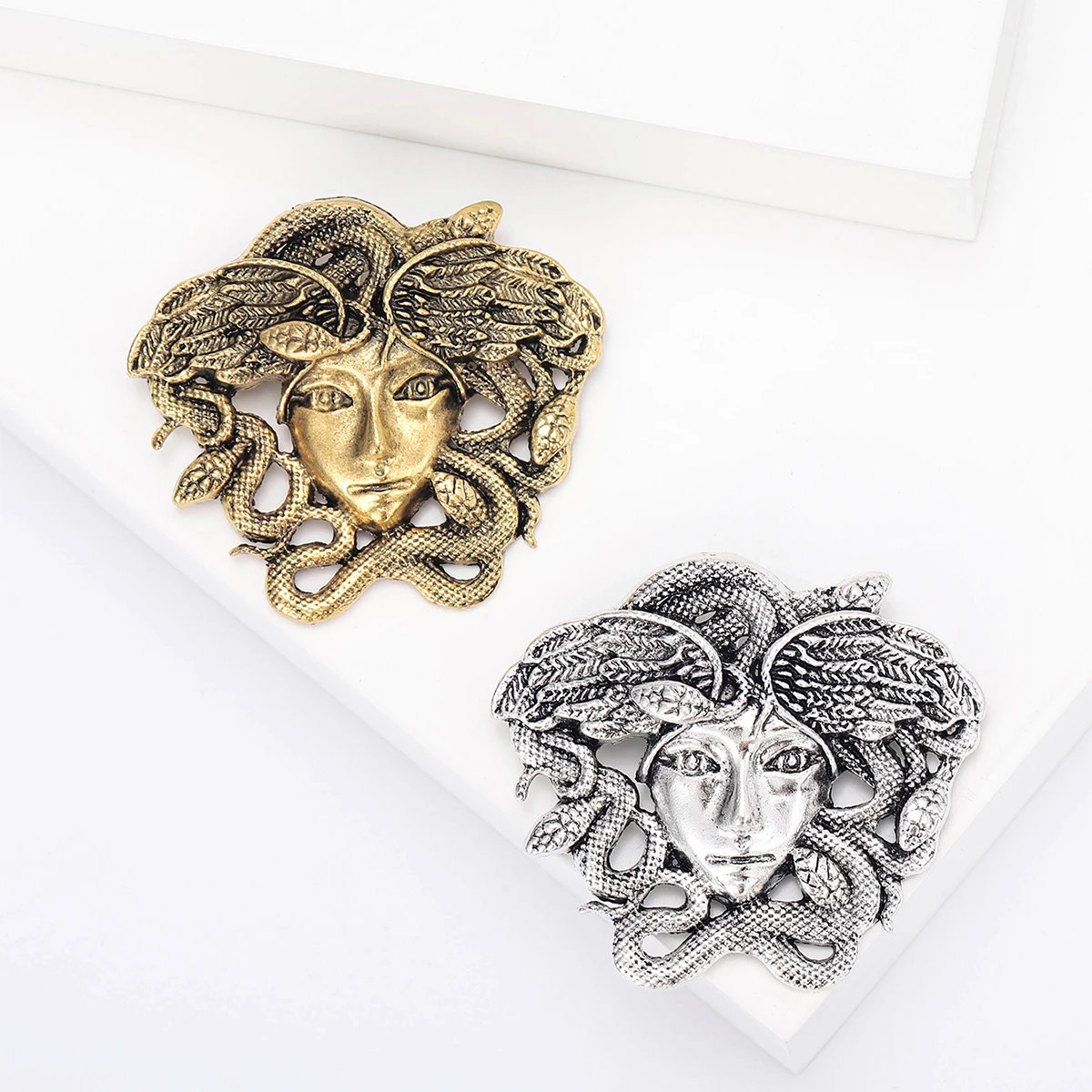 Enamel Medusa Brooches for Women Unisex Character Pin Banshee Lapel Pins Banquet Party Backpack Gifts Jewelry Accessories