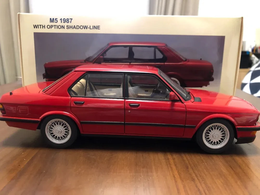 Autoart 1:18 M5 1987 Simulation Limited Edition All Open Alloy Metal Static Car Model Toy Gift