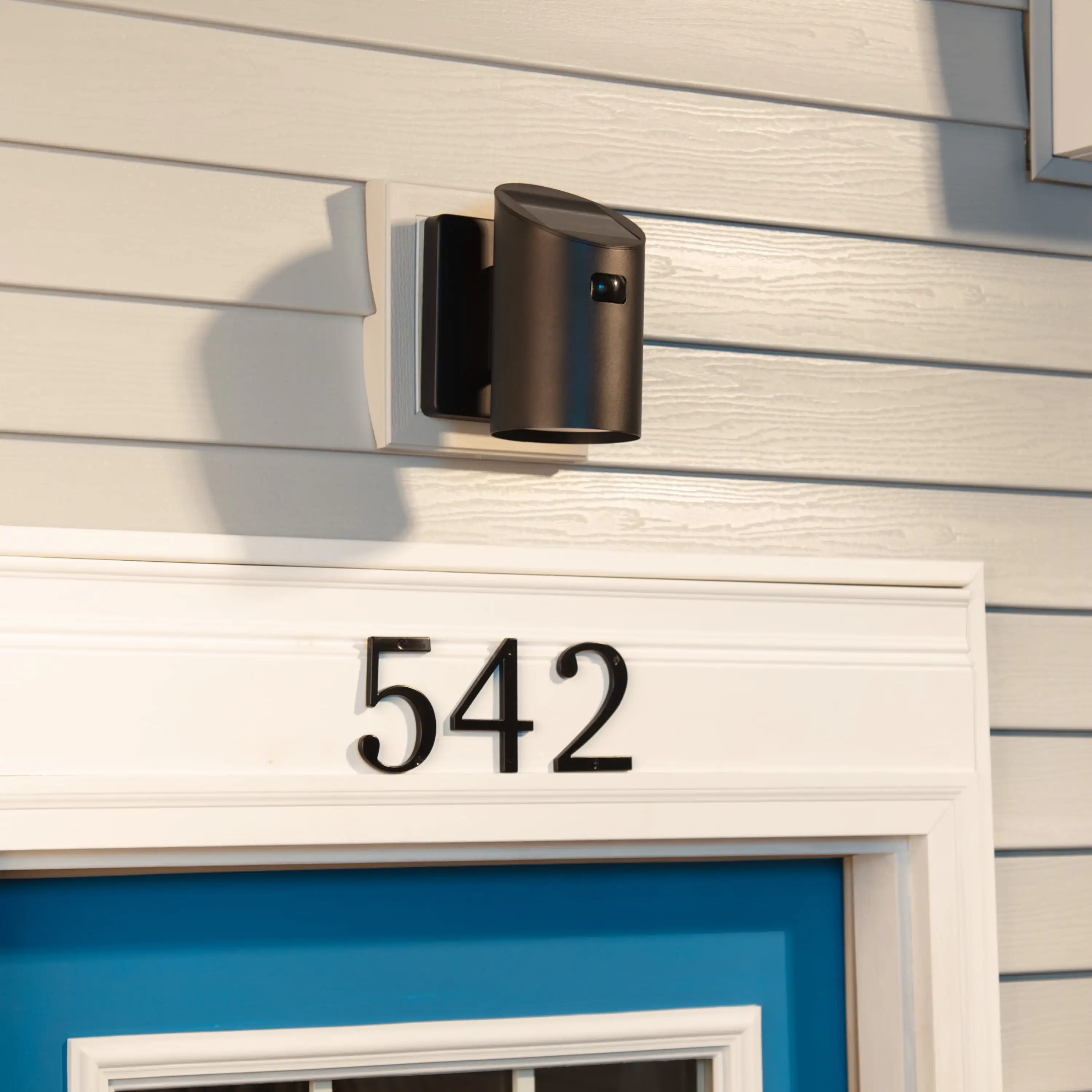 Arandela LED solar do anoitecer ao amanhecer com sensor de movimento, preta, metal, 200 lúmens