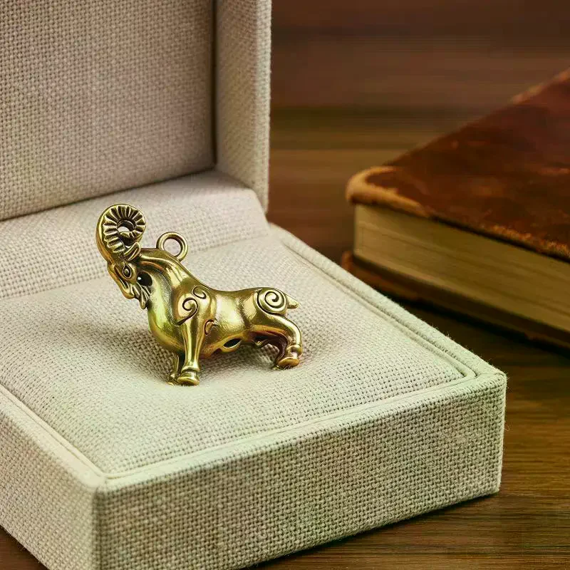 Retro Brass Sheep Pendant Ornament Anti-Rust Mini Decorative Figurine for Living Room Desk Coffee Table Decoration