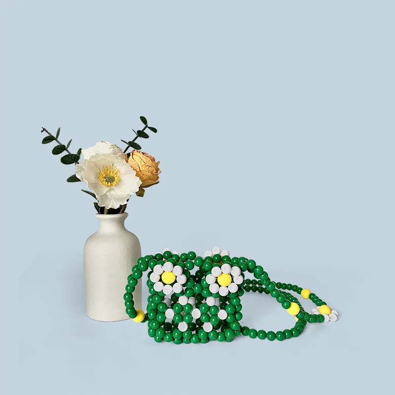 Nowa ręcznie tkana mini torebka z koralikami ze świeżymi małymi wzorami, kluczem, szminką, torbą crossbody — zdjęcie 4