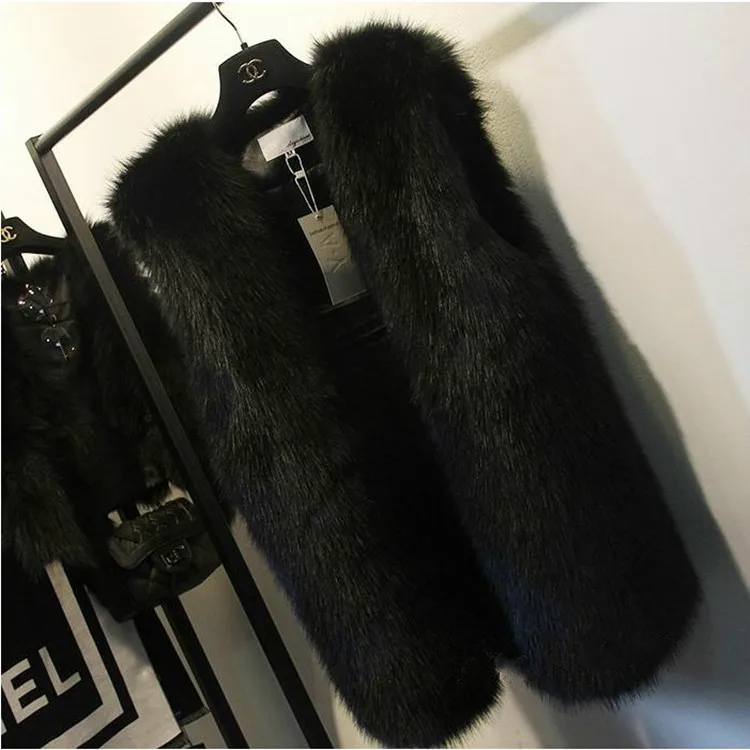 Рисунок 2 - Женский зимний жилет средней длины