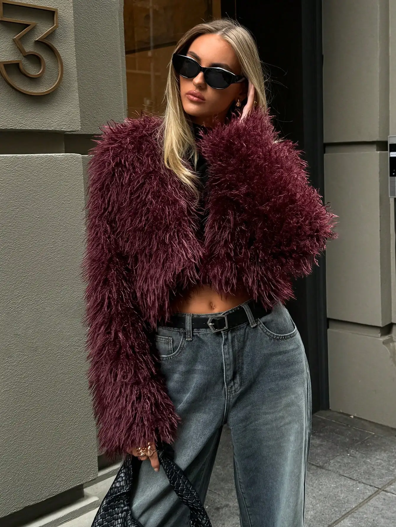 

Women's Short Faux Fur Jacket, Burgundy Fluffy Coat for Autumn Winter Fashion