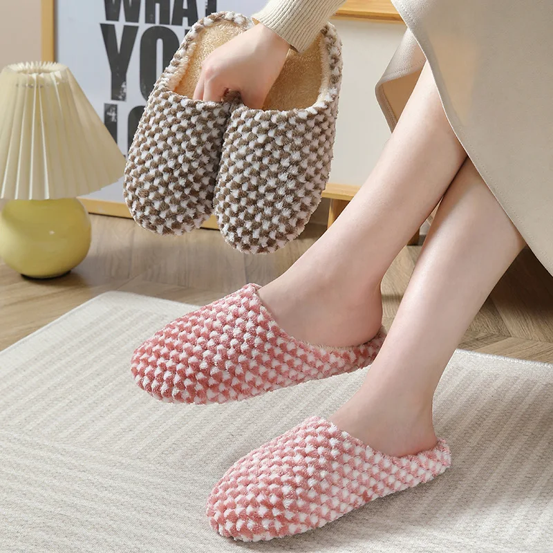 Fashionable and Sweet Candy Macaron-Colored Polka Dot Autumn and Winter Long Plush Warm Soft-Soled Silent Women's Home Slippers image 3
