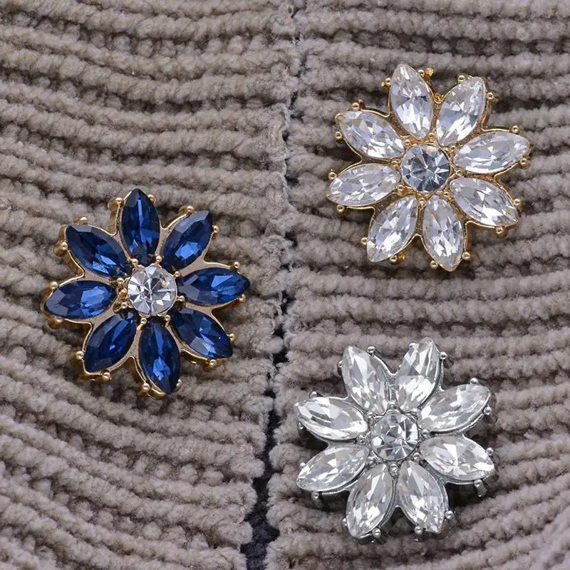 5Pcs Luxury And Beautiful Flower Inlaid Rhinestone Metal Buttons Clothing Gift Boxes Scarves Hats DIY Decorative Accessories