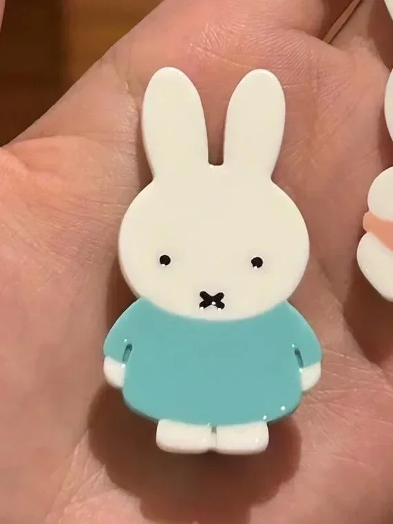 Urocza spinka do włosów Miffy, słodka spinka do włosów z kreskówką na tył głowy, słodka dziewczęca spinka do włosów z serduszkiem, spinka do grzywki dla dziewczynki, prezent urodzinowy/świąteczny dla dziewczynki