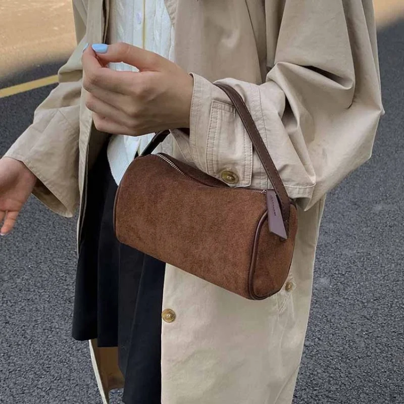 

Vintage Inspired Hatbox Bag For Ladies With Unique Round Shape And Luxury Leather Covering