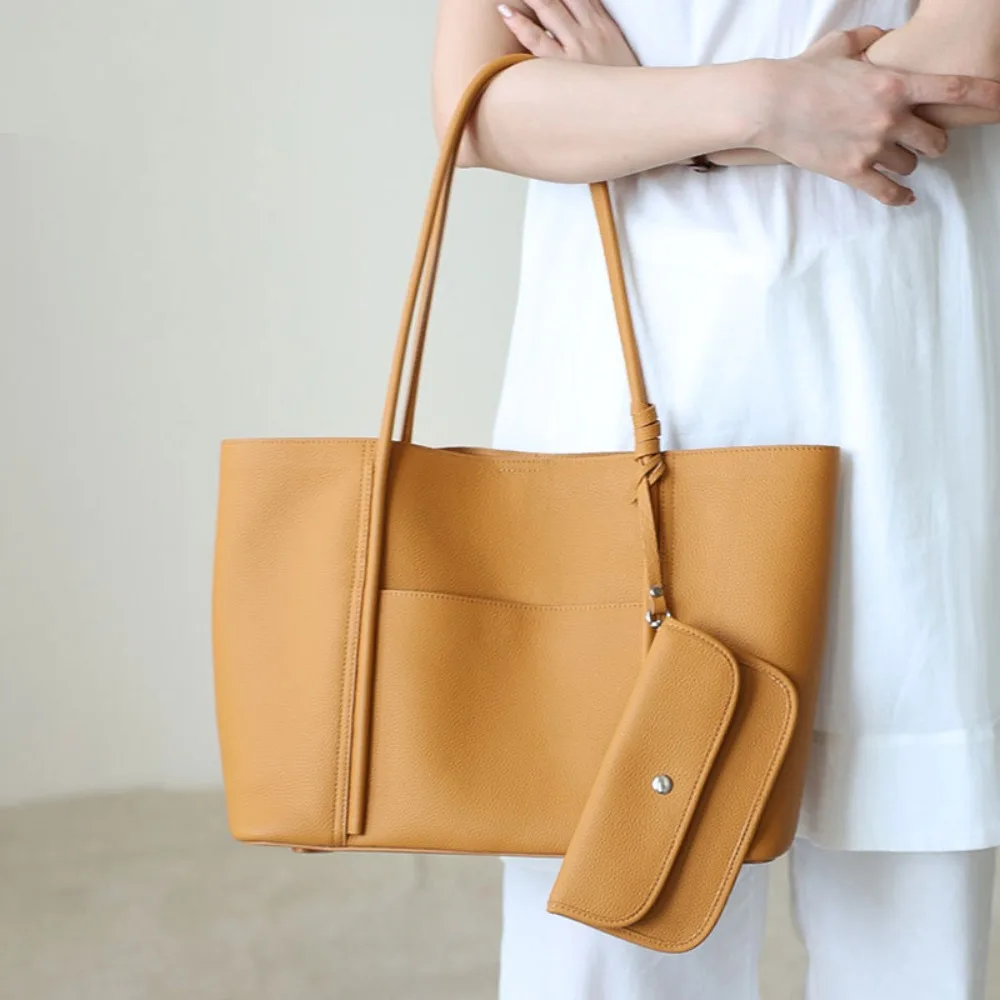 

2025 New High Quality Togo First Layer Cowhide Light Leather Large Capacity Casual Versatile Tote Bag Commuter Shoulder Bag