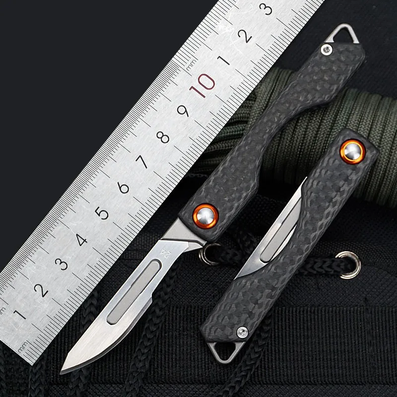 Cuchillo plegable con 10 cuchillas de piezas para hombre, multiherramienta de supervivencia EDC, mango de fibra de carbono, llavero de bolsillo, regalo con caja