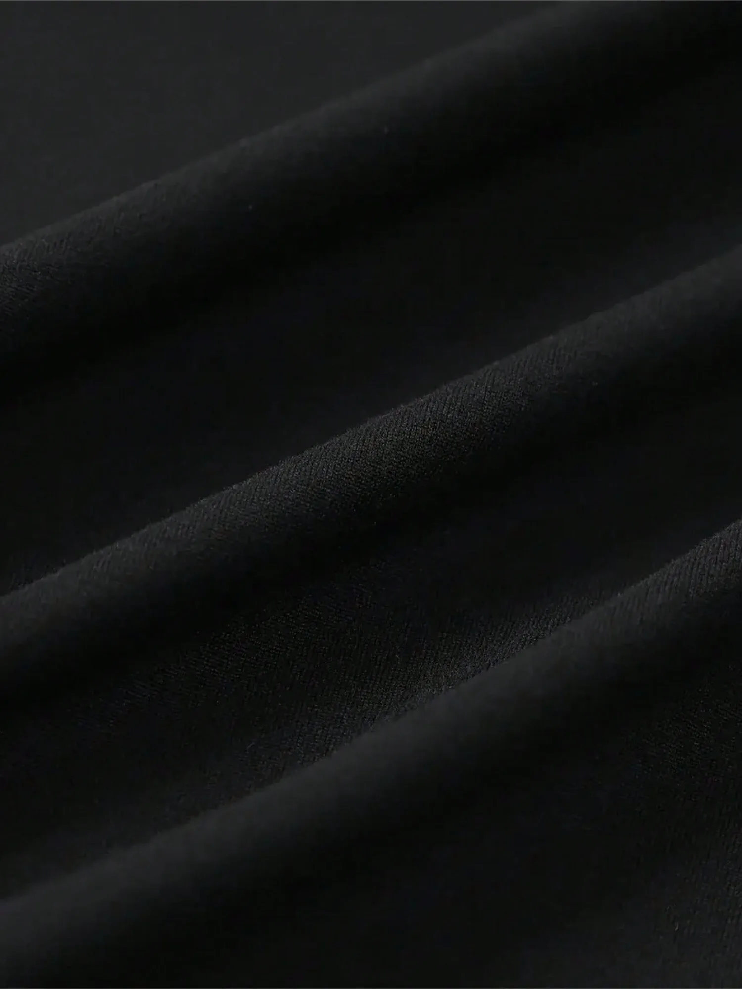 تي شيرت جرافيك للرجال باللون الأبيض |   تي شيرت بشريط أسود مع طباعة هندسية لعمل RISUS الفني #3