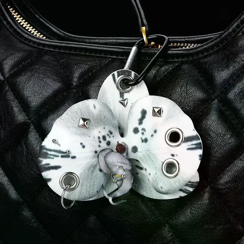 New Creative Exquisite Phalaenopsis Orchid Keychain Sweet Simulation Flower Pendant Key Ring Backpack Hangings Decoration Gifts